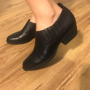 Nine West Black Leather Kimmero Ankle Booties